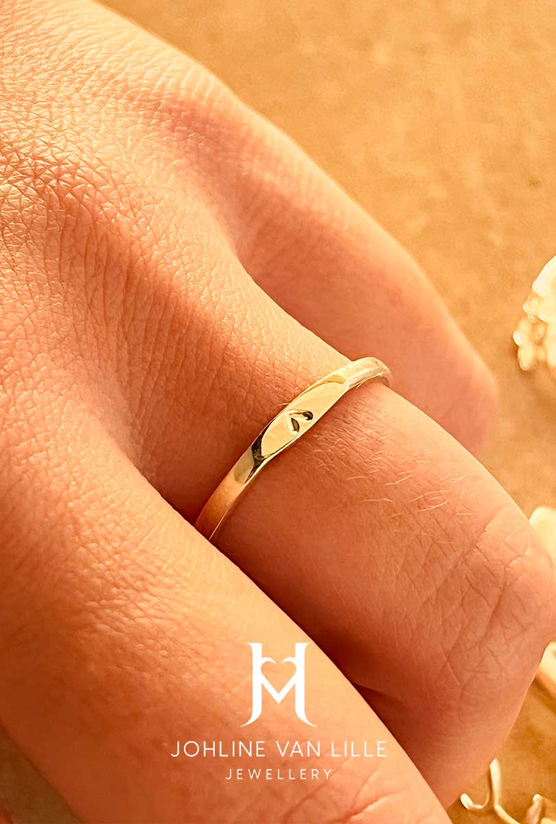 Tiny Heart Signet